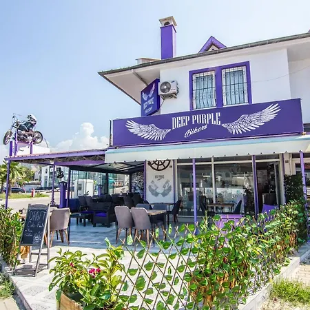 Deep Purple Bikers 旅馆 *